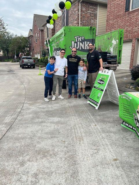 A Community Effort: Junkluggers’ E-Waste Event in Houston