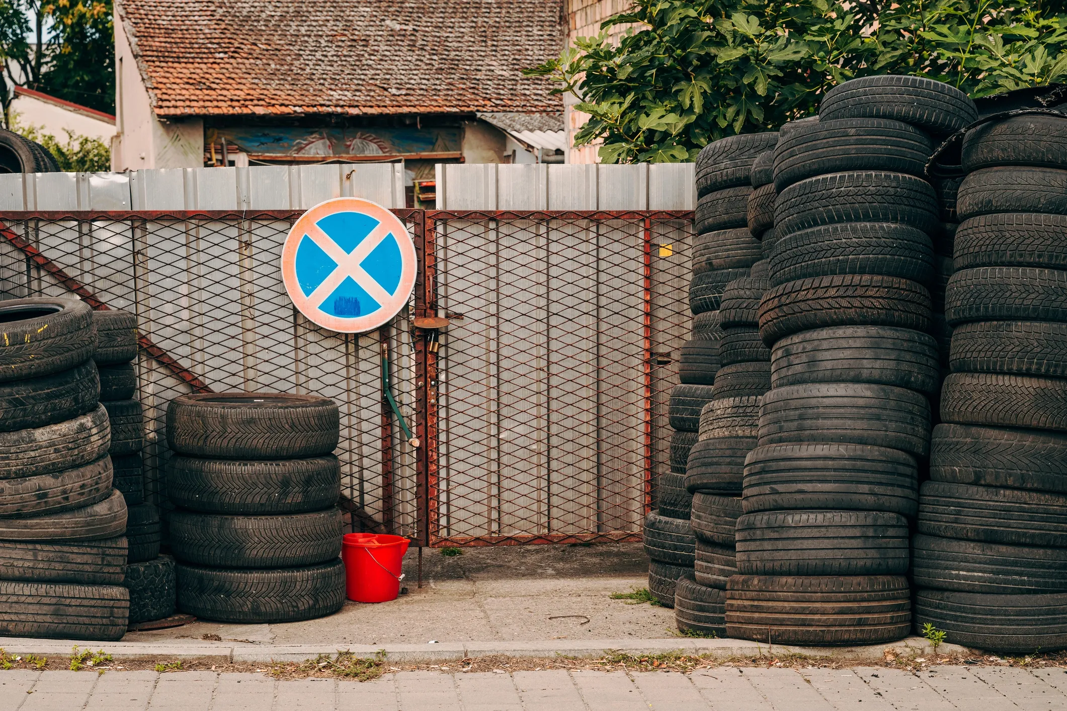 How to Dispose of Tires Responsibly: Recycling & Disposal Tips